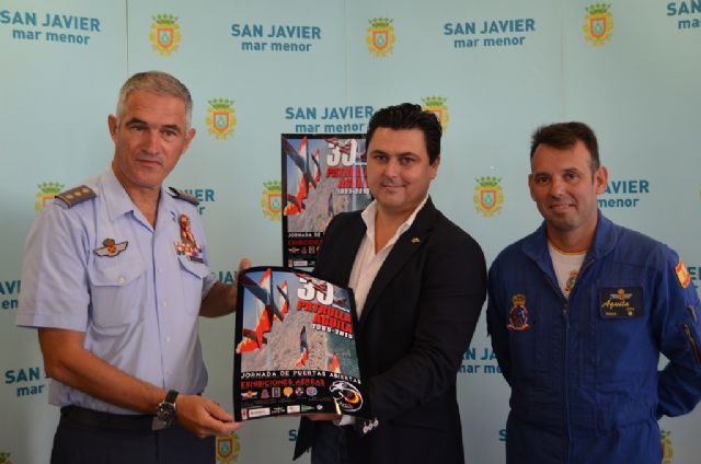 La Patrulla Águila celebra con San Javier sus 30 años de existencia