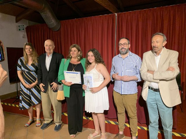 La niña Marta García gana el IV Concurso 'Investigamos, aprendemos y cuidamos nuestro patrimonio' con un trabajo sobre los molinos de viento