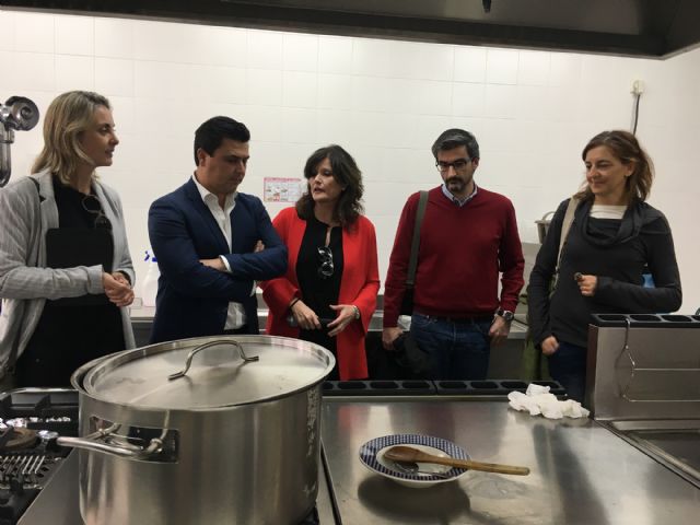El Ayuntamiento invierte más de 24.000 euros en la compra y puesta en marcha de la cocina del CEIP El Recuerdo