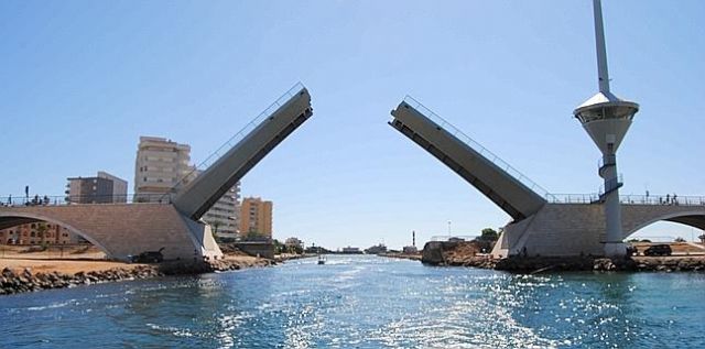 El Ayuntamiento de San Javier llevará a cabo el lastrado del cable submarino de comunicaciones que atraviesa el Canal del Estacio
