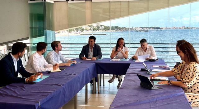 La consejería de Turismo, Cultura, Juventud y Deporte celebra su Consejo de Dirección con vistas al Mar Menor, en Santiago de la Ribera