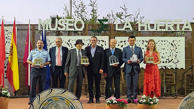 Julio Martínez recibe el título de 'Huertano del Año' que le concede la Asociación de Amigos del Museo de la Huerta